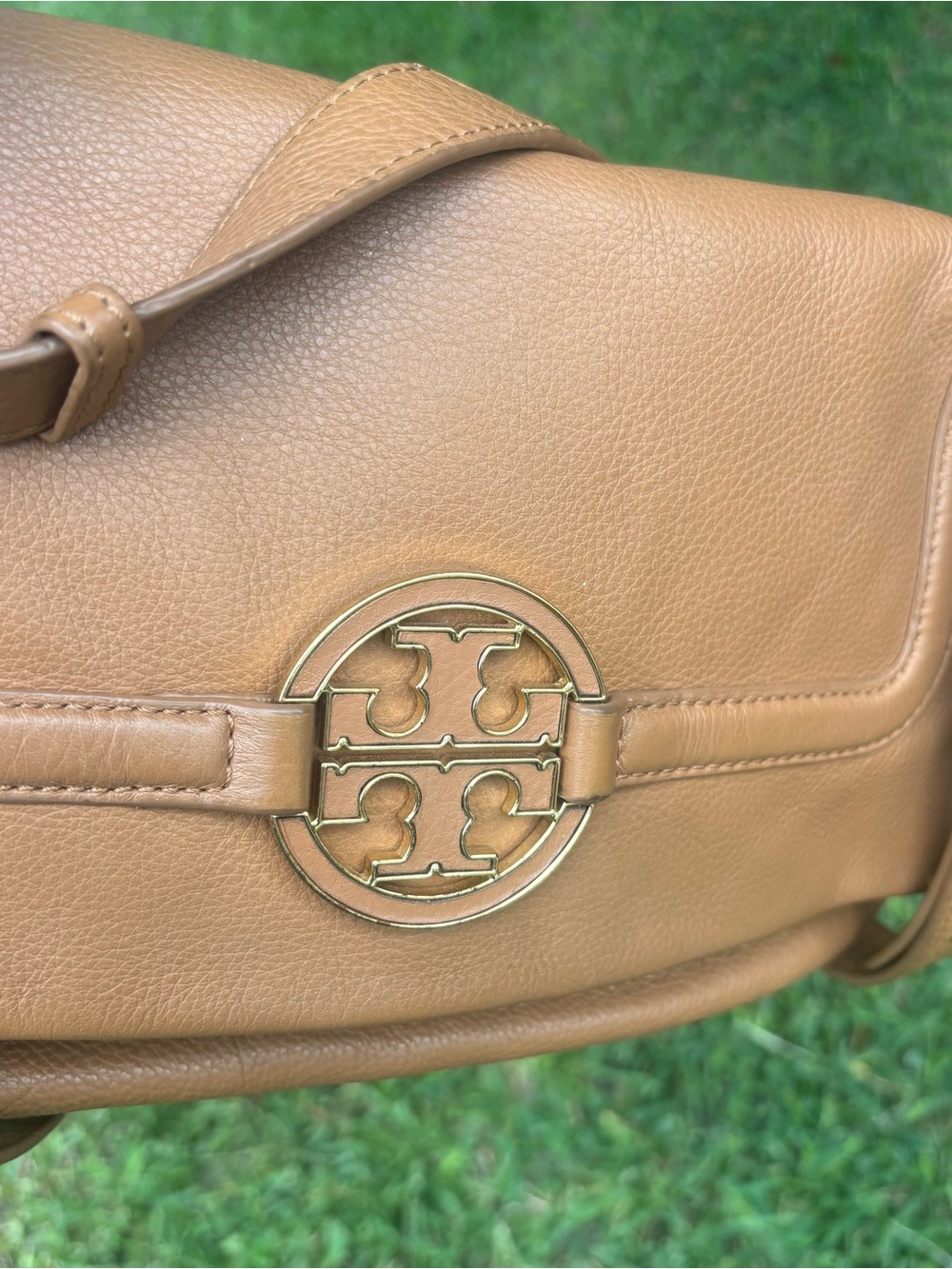 Tory Burch Tan Leather CrossbodyBag with Signature Logo